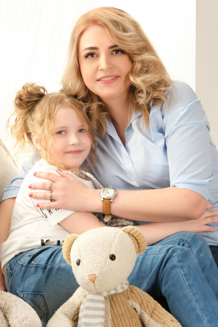Заказать семейную фотосессию в студии с детьми в Перми от фотостудии Fashion Box
 – фото № 60