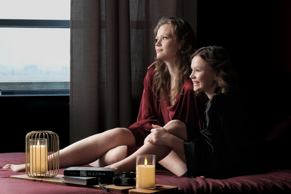 Заказать семейную фотосессию в студии с детьми в Перми от фотостудии Fashion Box
 – фото № 14