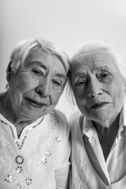 Заказать семейную фотосессию в студии с детьми в Перми от фотостудии Fashion Box
 – фото № 20