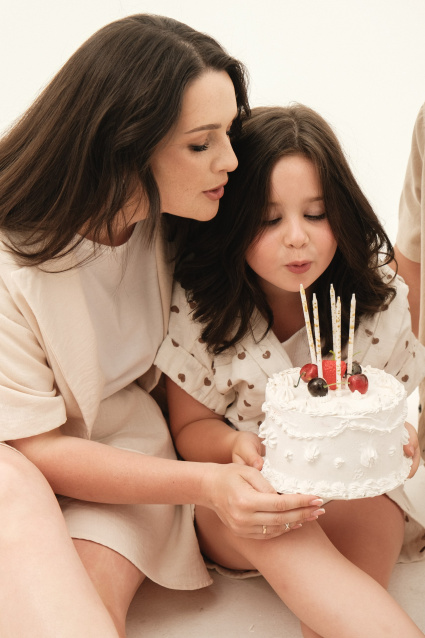 Заказать семейную фотосессию в студии с детьми в Перми от фотостудии Fashion Box
 – фото № 31