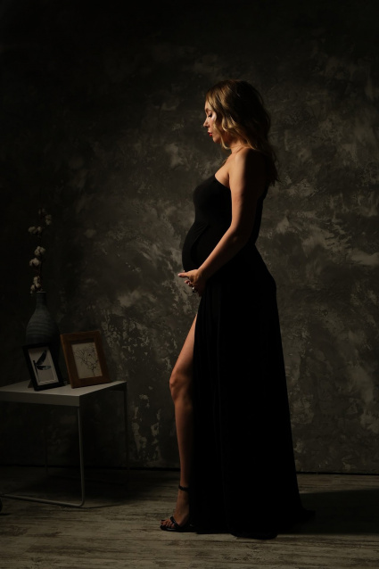 Заказать фотосессию для беременных в студии от Fashion Box в Перми

 – фото № 10