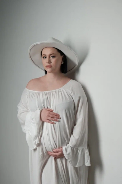 Заказать фотосессию для беременных в студии от Fashion Box в Перми

 – фото № 9