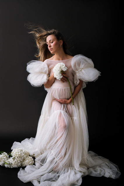 Заказать фотосессию для беременных в студии от Fashion Box в Перми

 – фото № 2