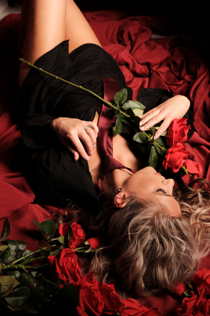 Заказать фотосессию в стиле Ню в 2-х образах в Перми от фотостудии Fashion Box

 – фото № 9