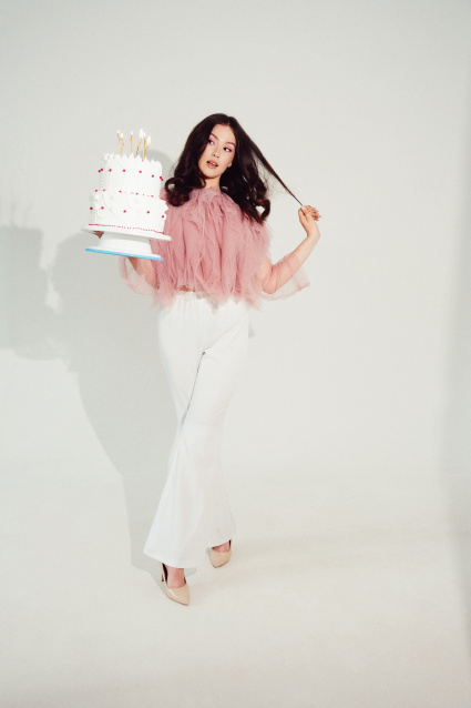 Заказать фотосессию для именинника в Перми в студии от Fashion Box

 – фото № 26