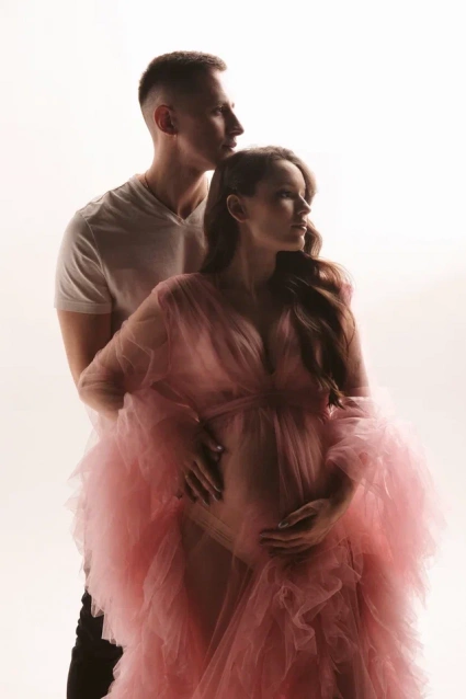 Заказать фотосессию для беременных в студии от Fashion Box в Перми

 – фото № 21