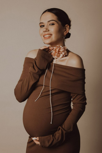 Заказать фотосессию для беременных в студии от Fashion Box в Перми

 – фото № 2