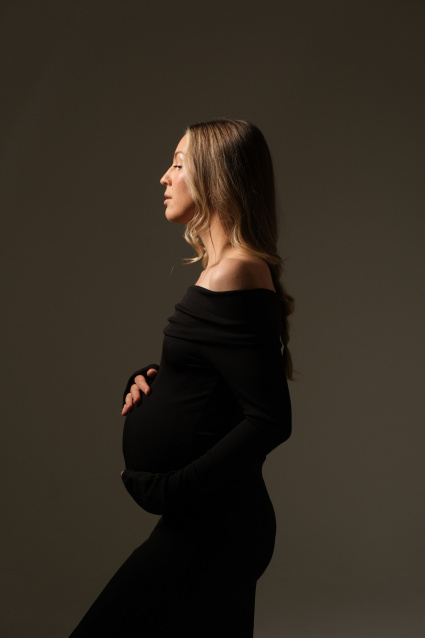 Заказать фотосессию для беременных в студии от Fashion Box в Перми

 – фото № 11