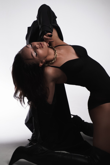 Заказать фотосессию в стиле Ню в 2-х образах в Перми от фотостудии Fashion Box

 – фото № 10