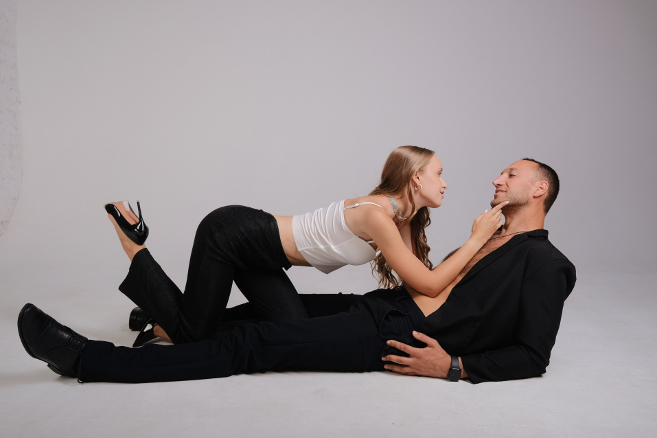 Заказать фотосессию Love Story в студии от компании Fashion Box в Перми 

 – фото № 1