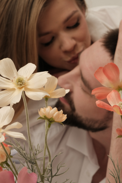 Заказать фотосессию Love Story в студии от компании Fashion Box в Перми 

 – фото № 9