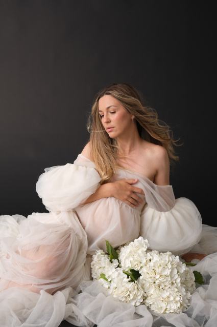 Заказать фотосессию для беременных в студии от Fashion Box в Перми

 – фото № 14