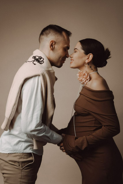 Заказать фотосессию для беременных в студии от Fashion Box в Перми

 – фото № 20