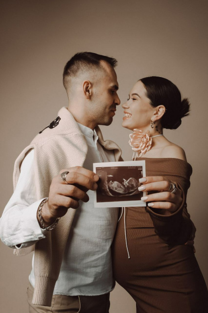 Заказать фотосессию для беременных в студии от Fashion Box в Перми

 – фото № 15